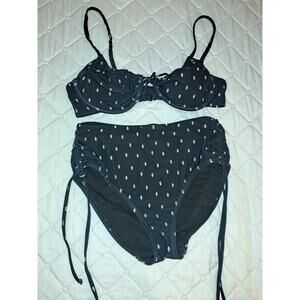 Women's Black and White Old Navy Bikini Top and Bottom Size Small